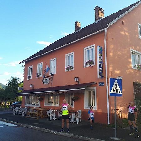 Hotel Mance Brod na Kupi Extérieur photo