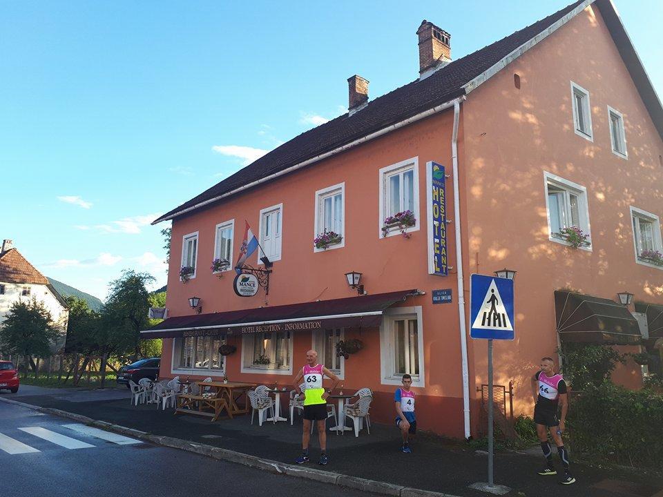 Hotel Mance Brod na Kupi Extérieur photo
